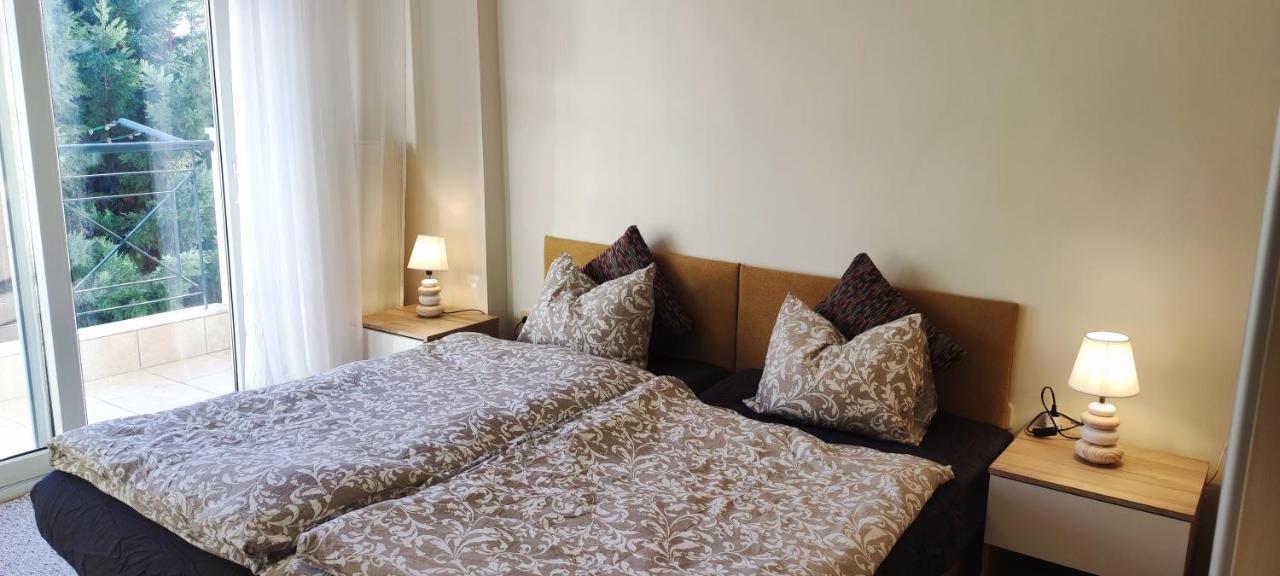 The Golden Guest House Peraia  Екстер'єр фото